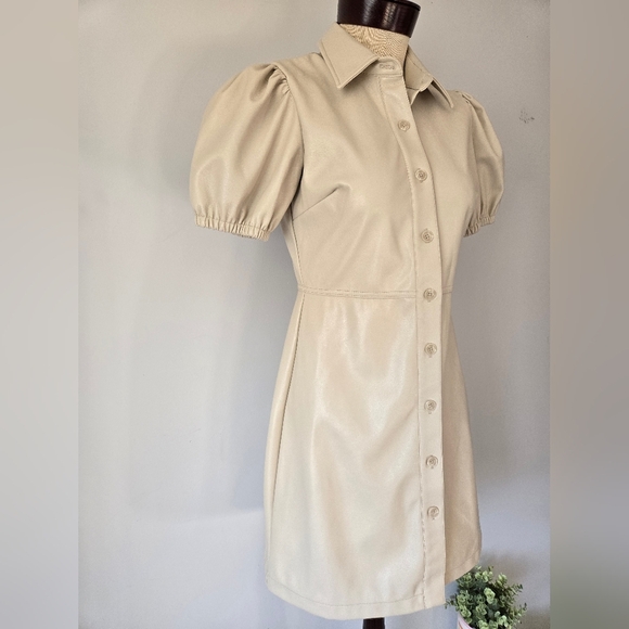 HOUSE OF HARLOW 1960  cream faux leather collared mini dress. Size XS - Picture 2 of 12